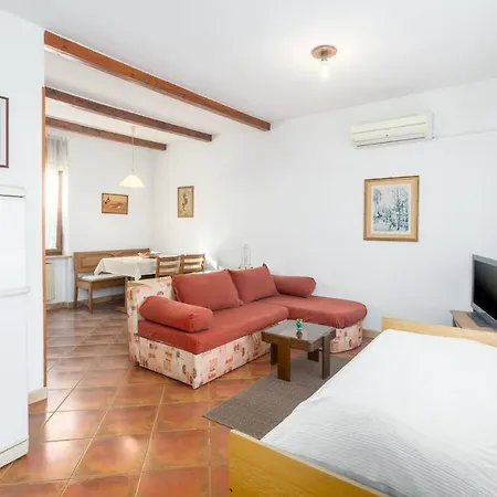 Apartment 6992a
